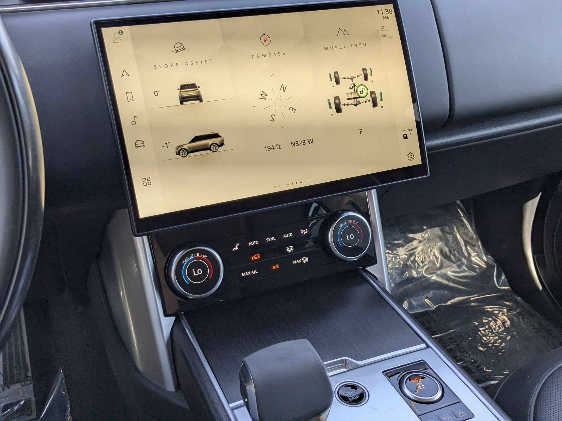 2023 Land Rover Range Rover SE photo 15