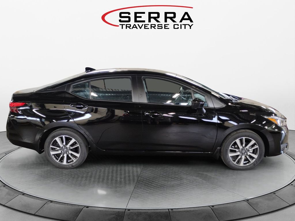 2025 Nissan Versa 1.6 SV photo 6
