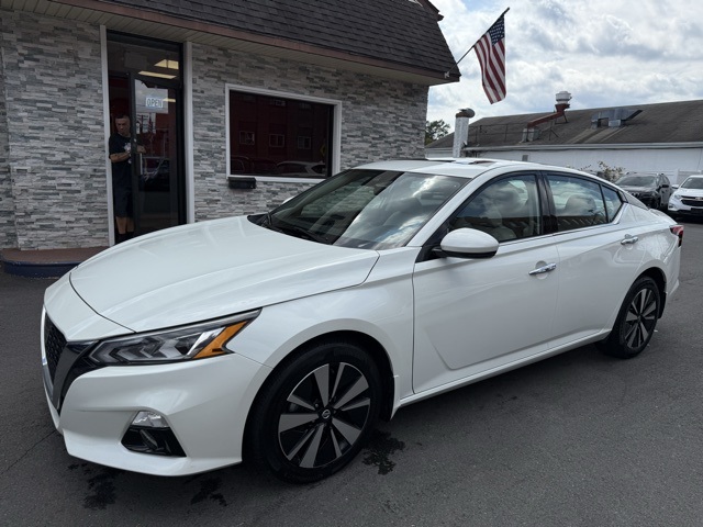 2022 Nissan Altima SL's photo