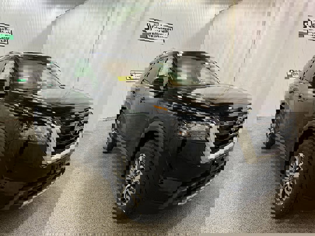 2025 Nissan Pathfinder SL's photo