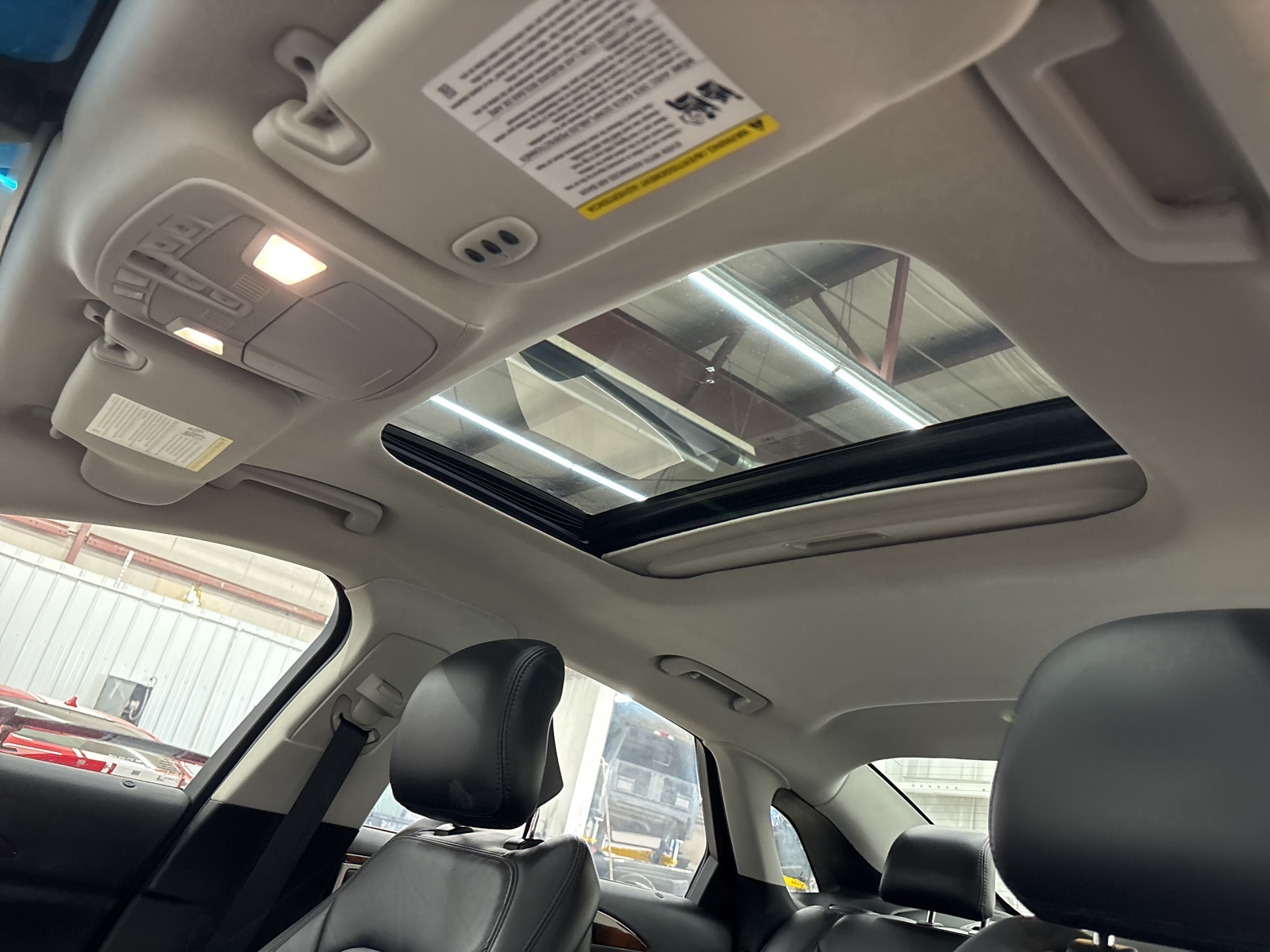 2015 Lincoln MKZ Base photo 15