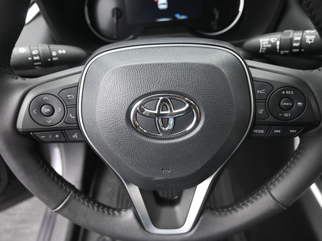 2024 Toyota RAV4 XLE Premium photo 13