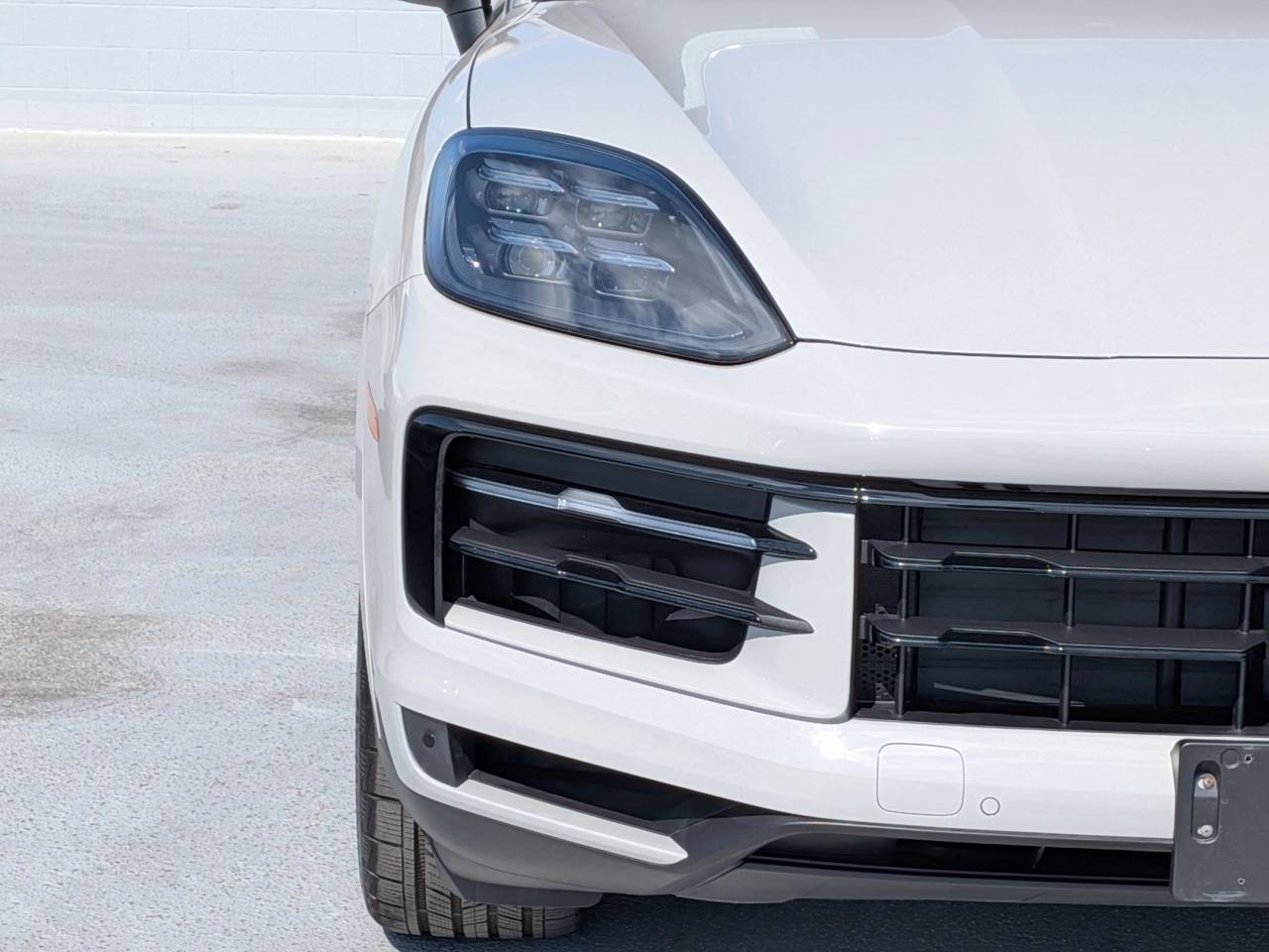 2025 Porsche Cayenne Base photo 11
