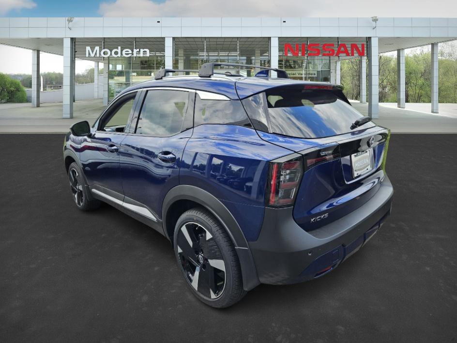 2025 Nissan Kicks SR photo 4