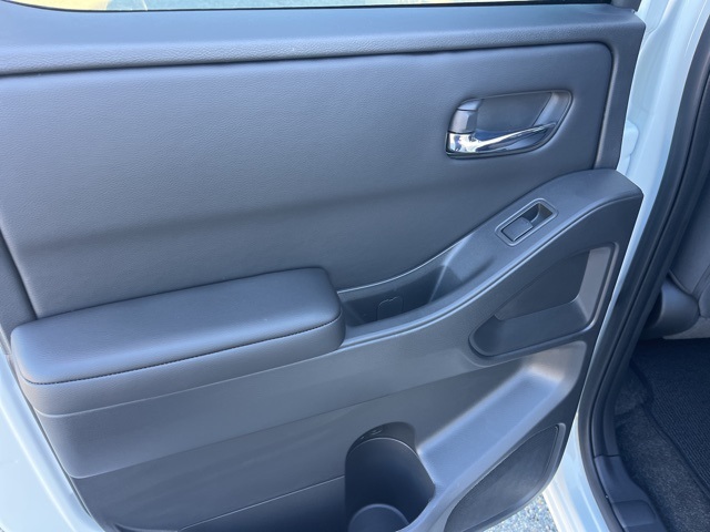 2025 Nissan Frontier Crew Cab SV photo 24