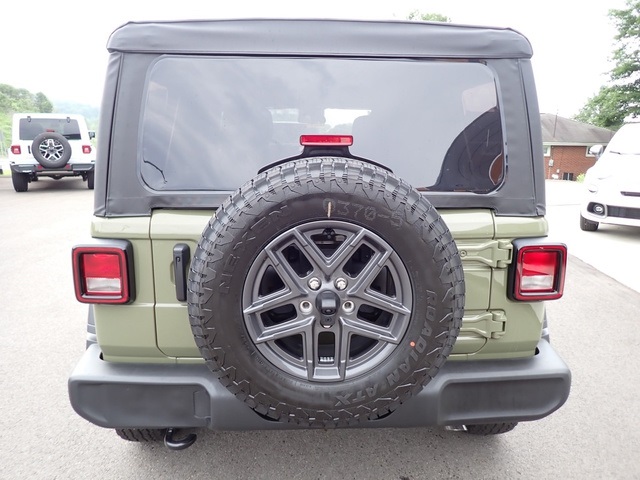 2025 Jeep Wrangler Sport S photo 4