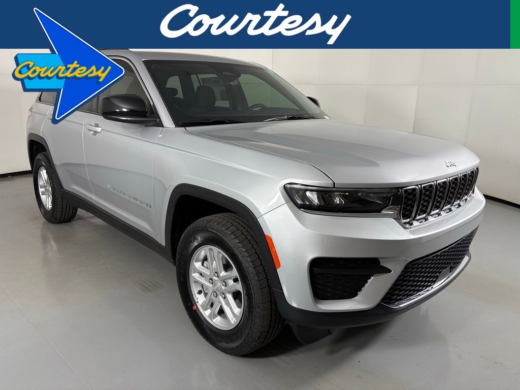 2025 Jeep Grand Cherokee Laredo's photo