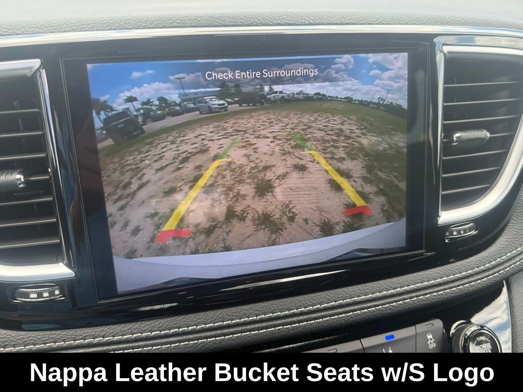 2026 Chrysler Pacifica Limited photo 12