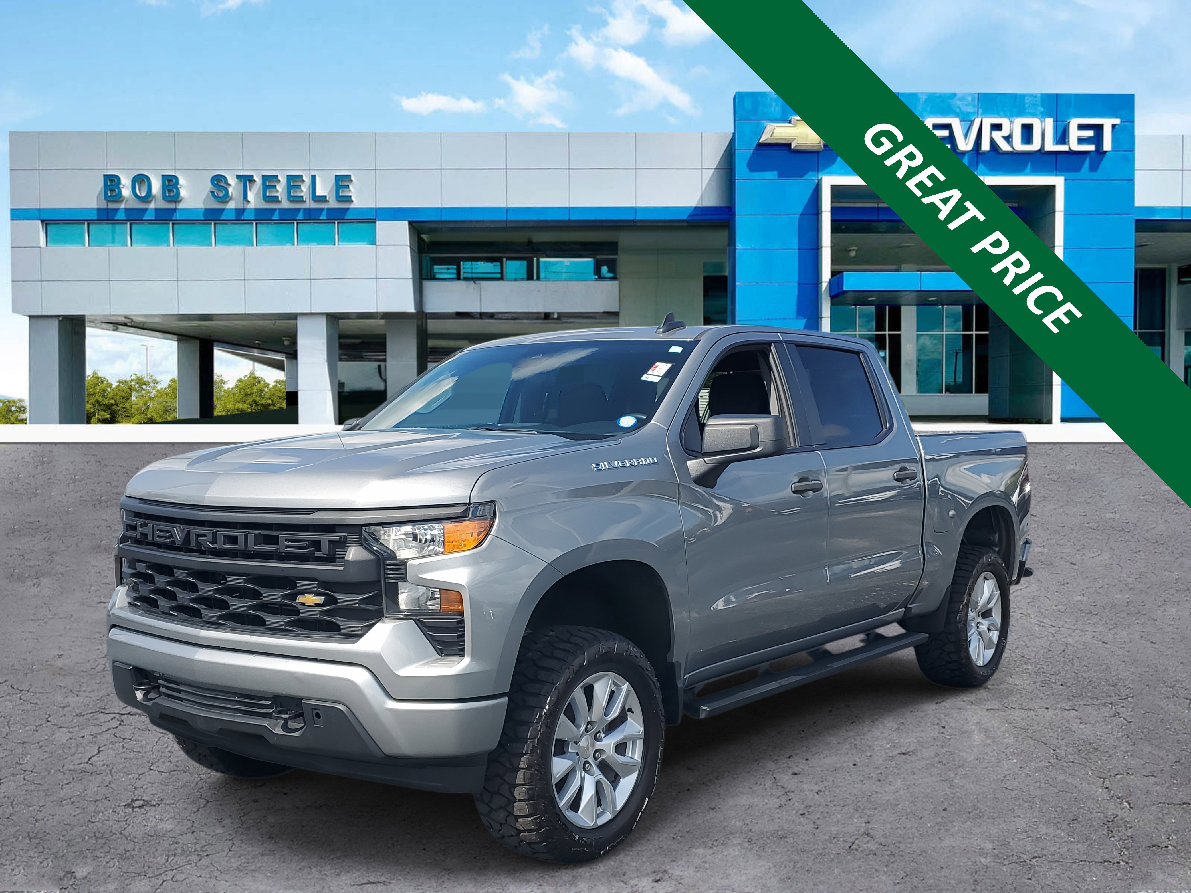 2024 Chevrolet Silverado 1500 Custom photo 3