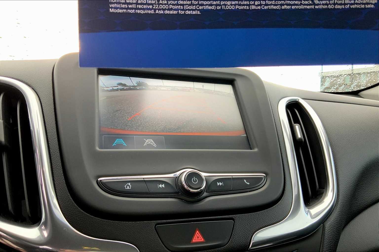 2018 Chevrolet Equinox LT photo 25