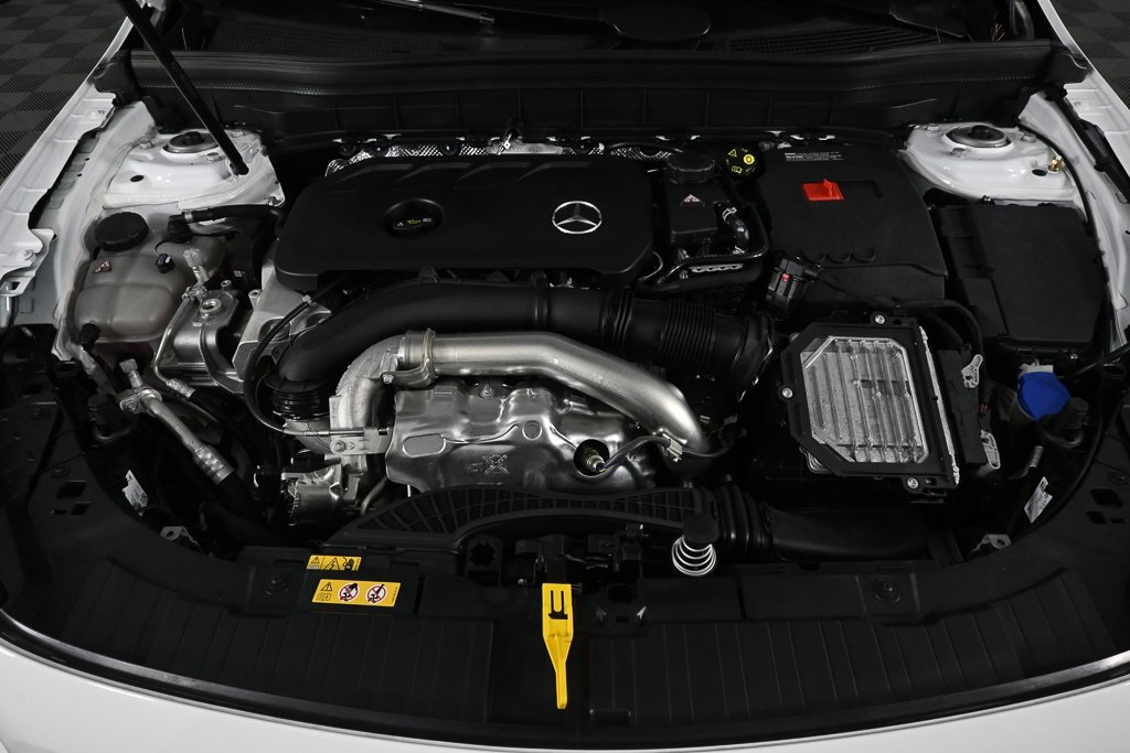 2025 Mercedes Benz GLB 250 photo 27