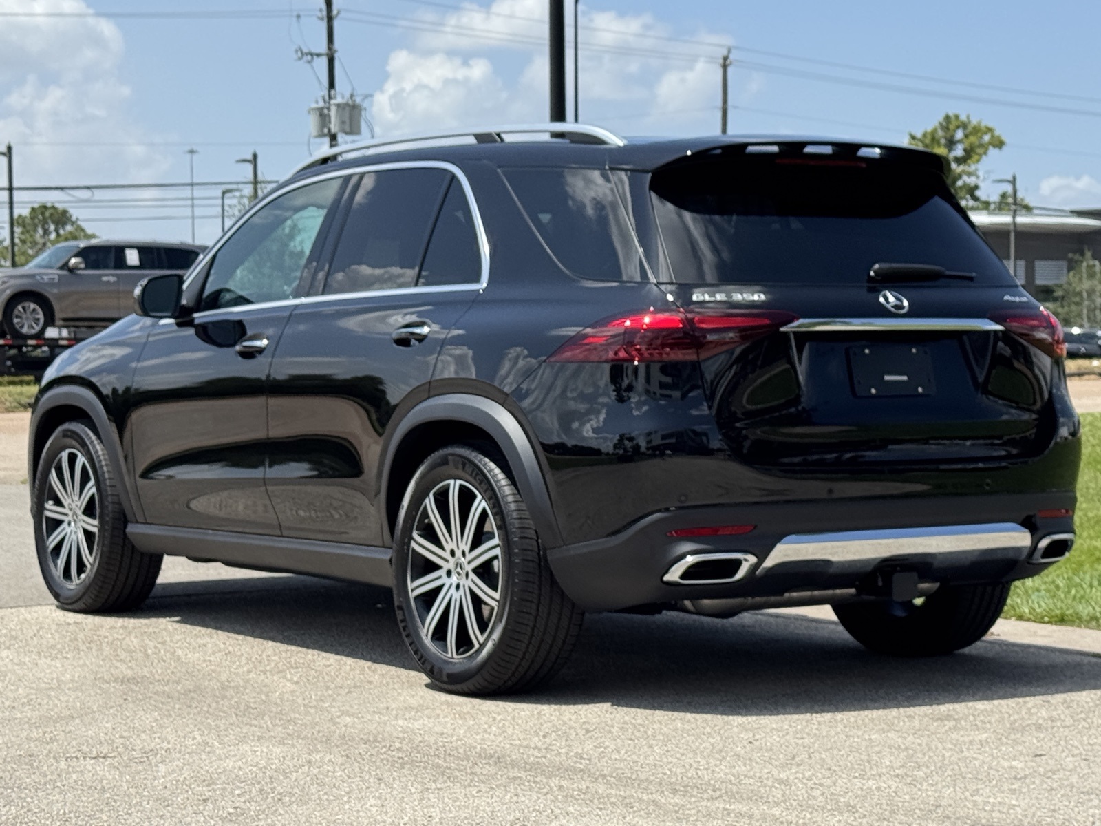 2026 Mercedes Benz GLE 350 4MATIC photo 2