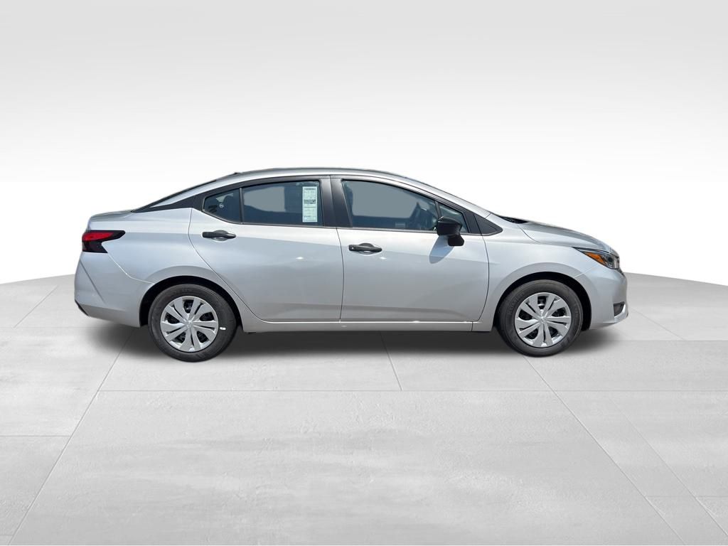 2025 Nissan Versa S photo 4