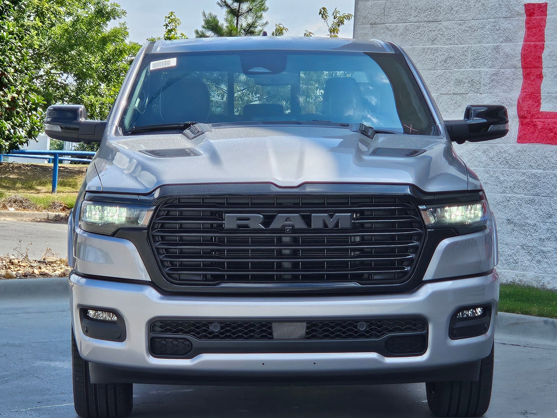 2025 Ram 1500 Laramie photo 2