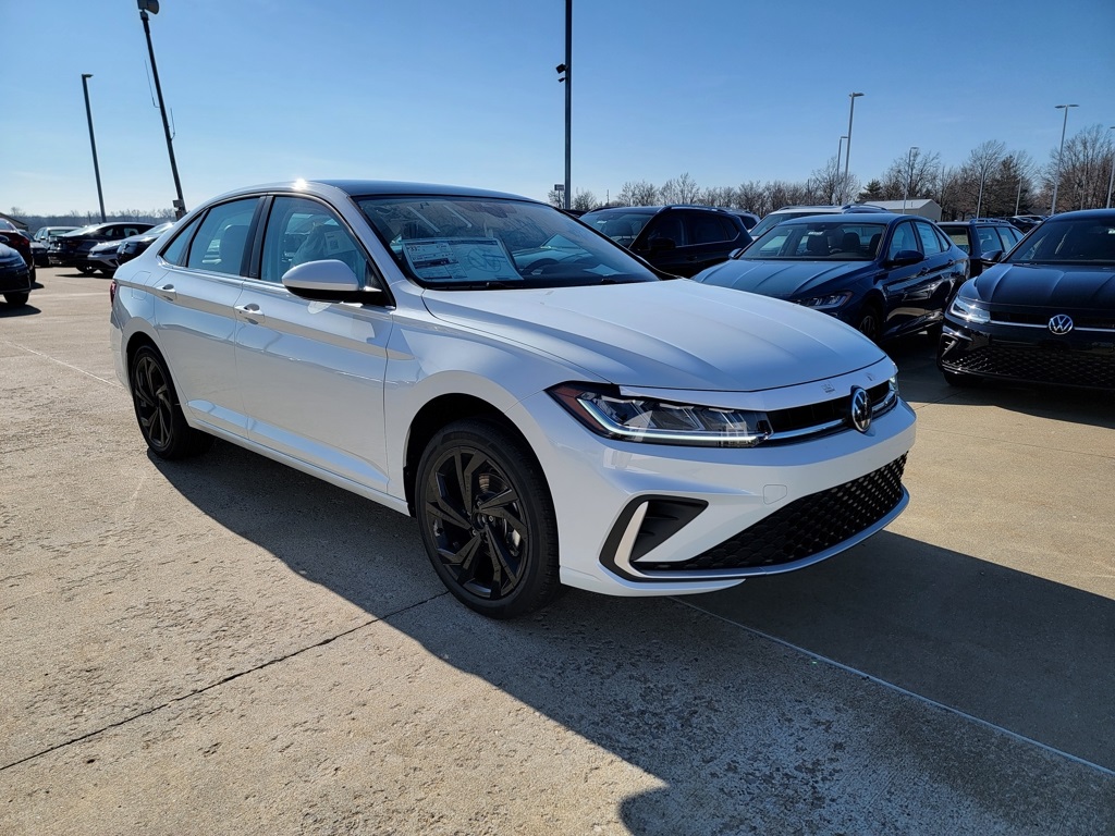 2026 Volkswagen Jetta SE's photo