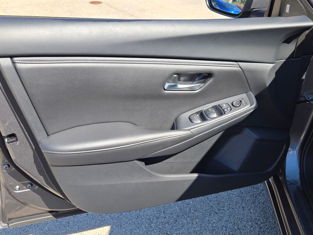 2023 Nissan Sentra SV photo 18
