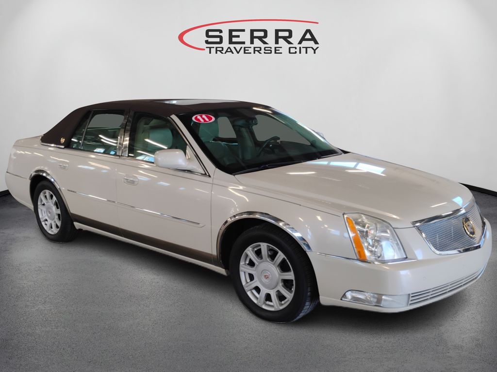 2011 Cadillac DTS Luxury photo 3