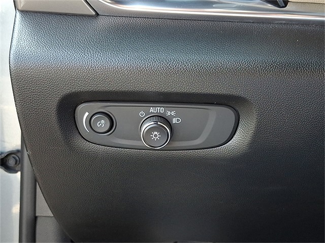 2023 Chevrolet Traverse LS photo 26