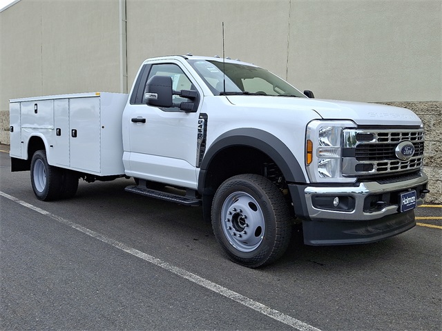 2025 Ford F-450 photo 2