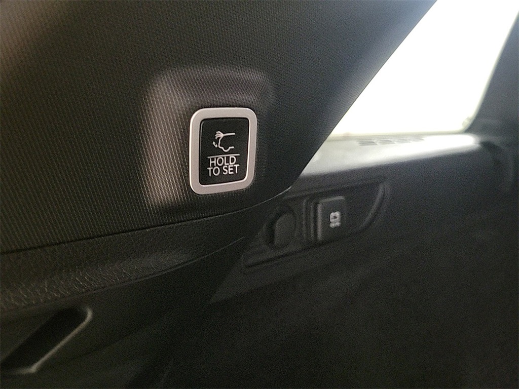 2024 JEEP GRAND CHEROKEE - Image 23