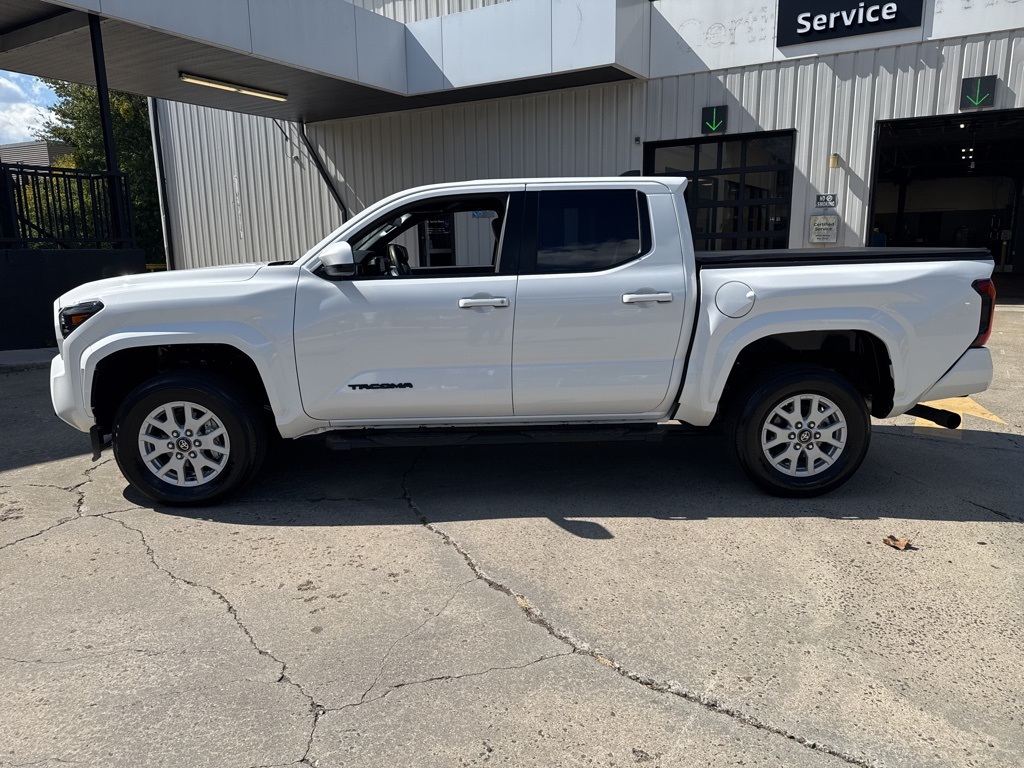 2024 Toyota Tacoma SR5 photo 4