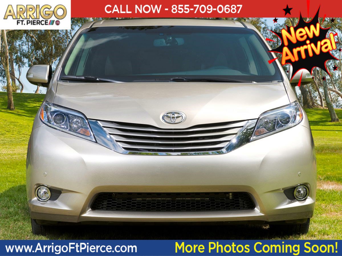2017 Toyota Sienna LE's photo