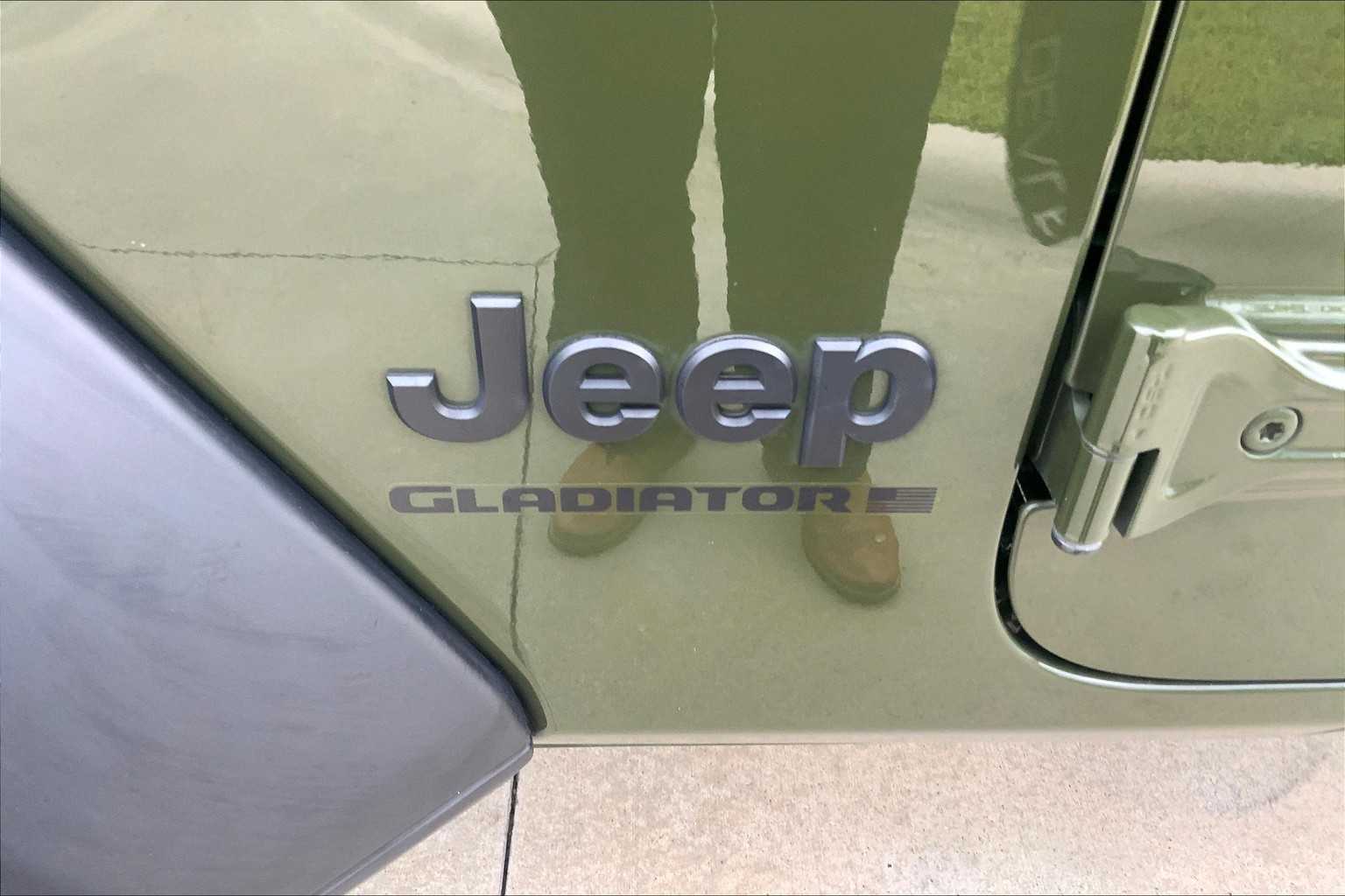 2023 Jeep Gladiator Sport photo 9