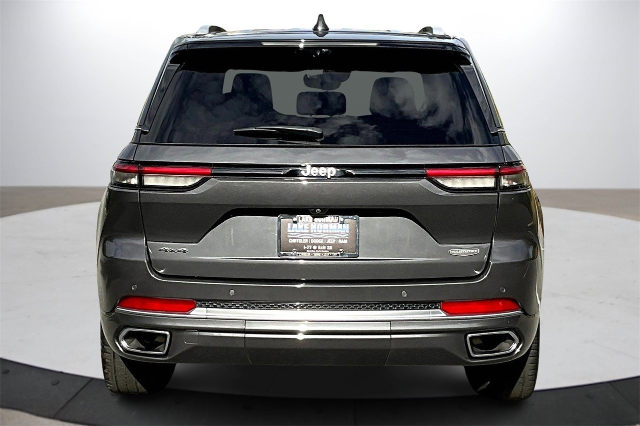 2022 Jeep Grand Cherokee Summit photo 3