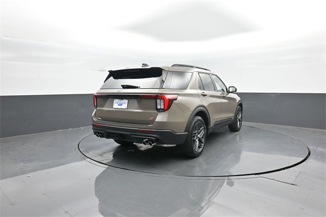 2026 Ford Explorer ST photo 4