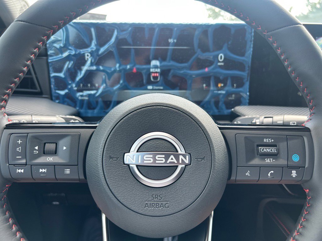 2025 Nissan Kicks SR photo 9