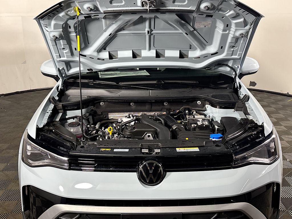 2025 Volkswagen Taos SE photo 15