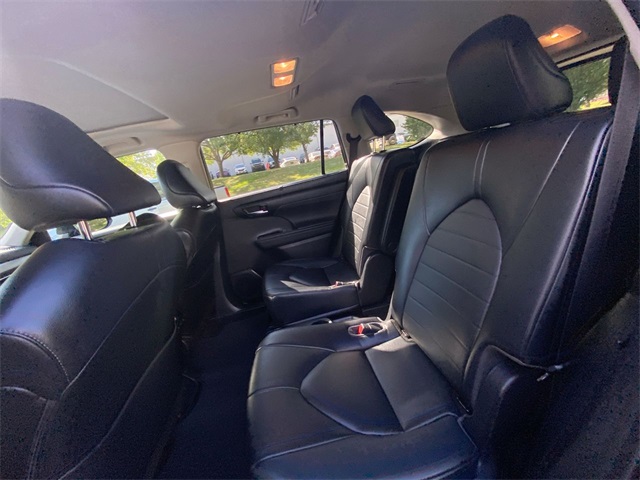 2023 Toyota Highlander XLE photo 12