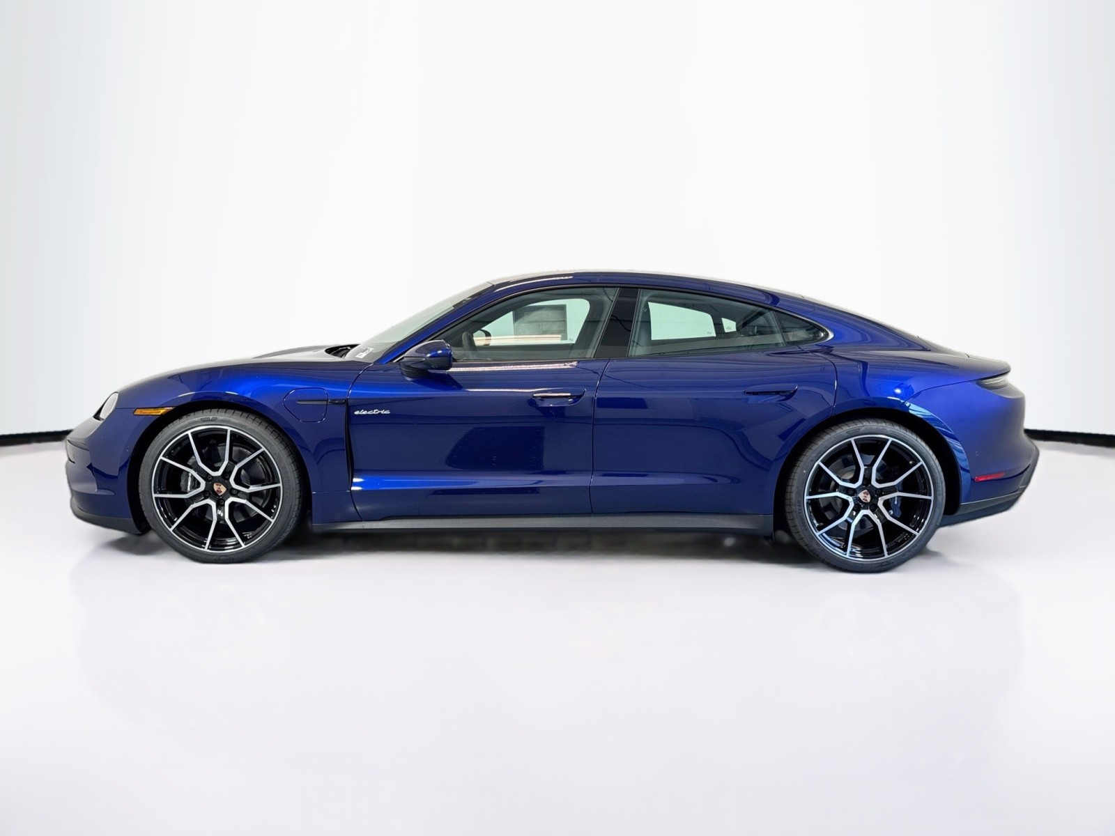 2025 Porsche Taycan 4 photo 2