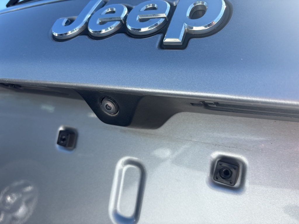 2022 Jeep Compass Limited photo 2