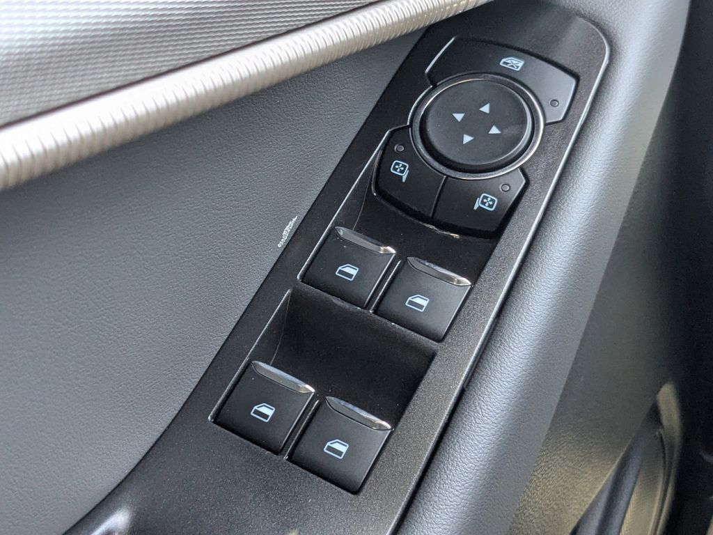2025 Ford Explorer photo 24