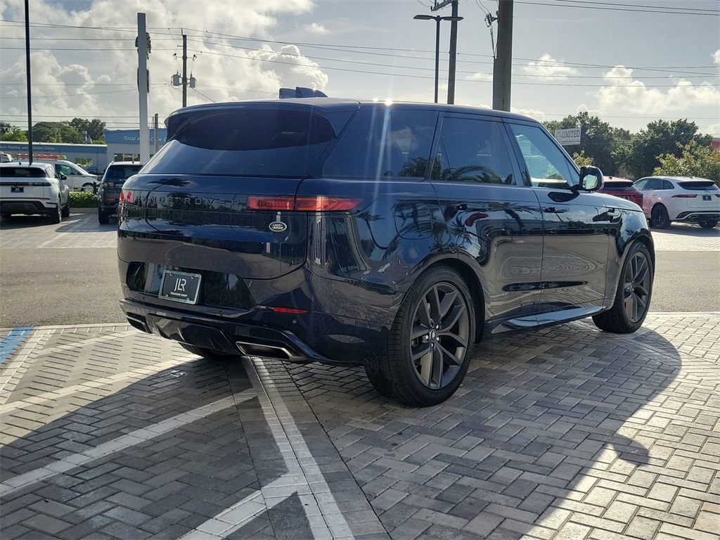 2023 Land Rover Range Rover Sport SE photo 5