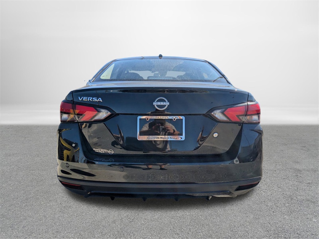 2025 Nissan Versa 1.6 S photo 2