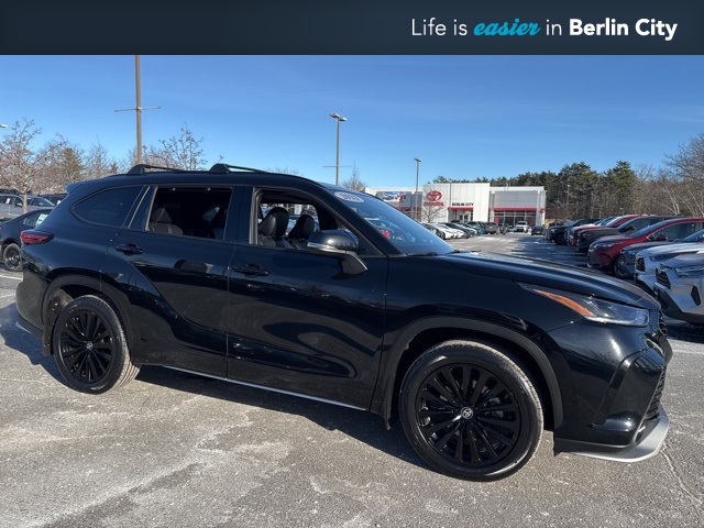 2023 Toyota Highlander XSE's photo