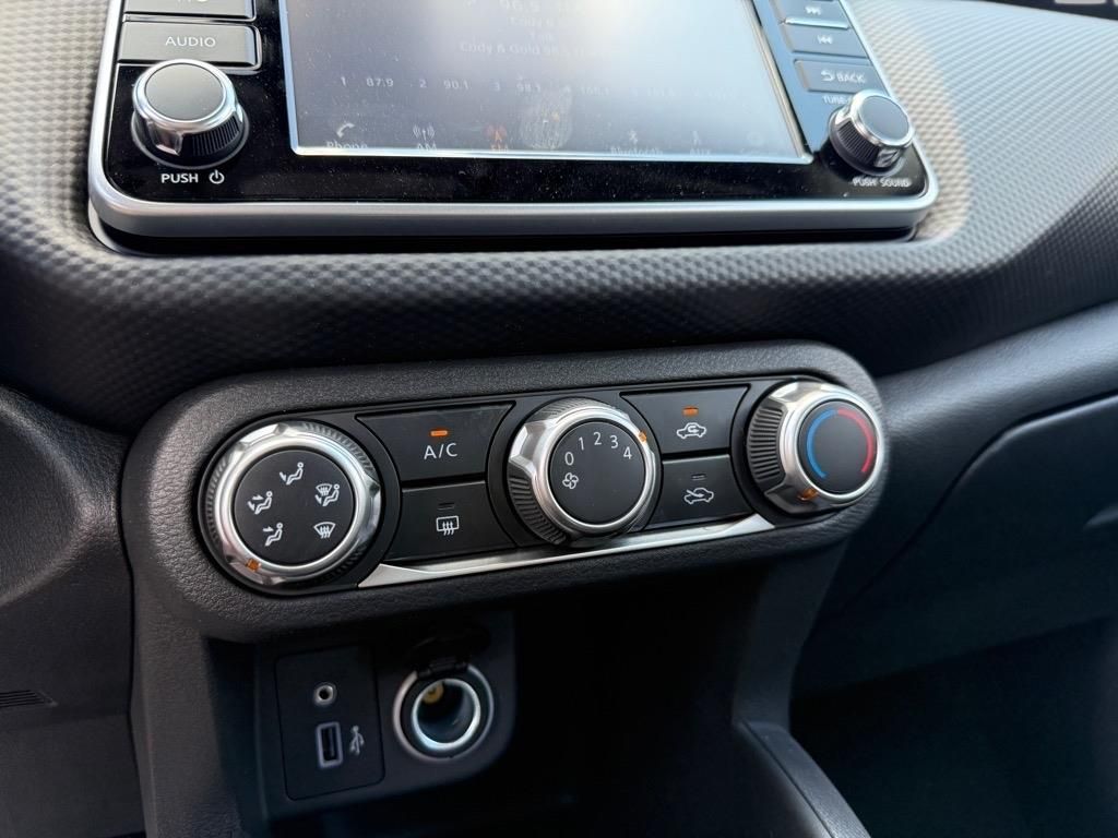 2025 Nissan Kicks Play S photo 4