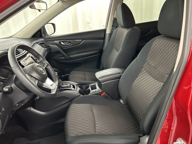 2018 Nissan Rogue SV photo 5