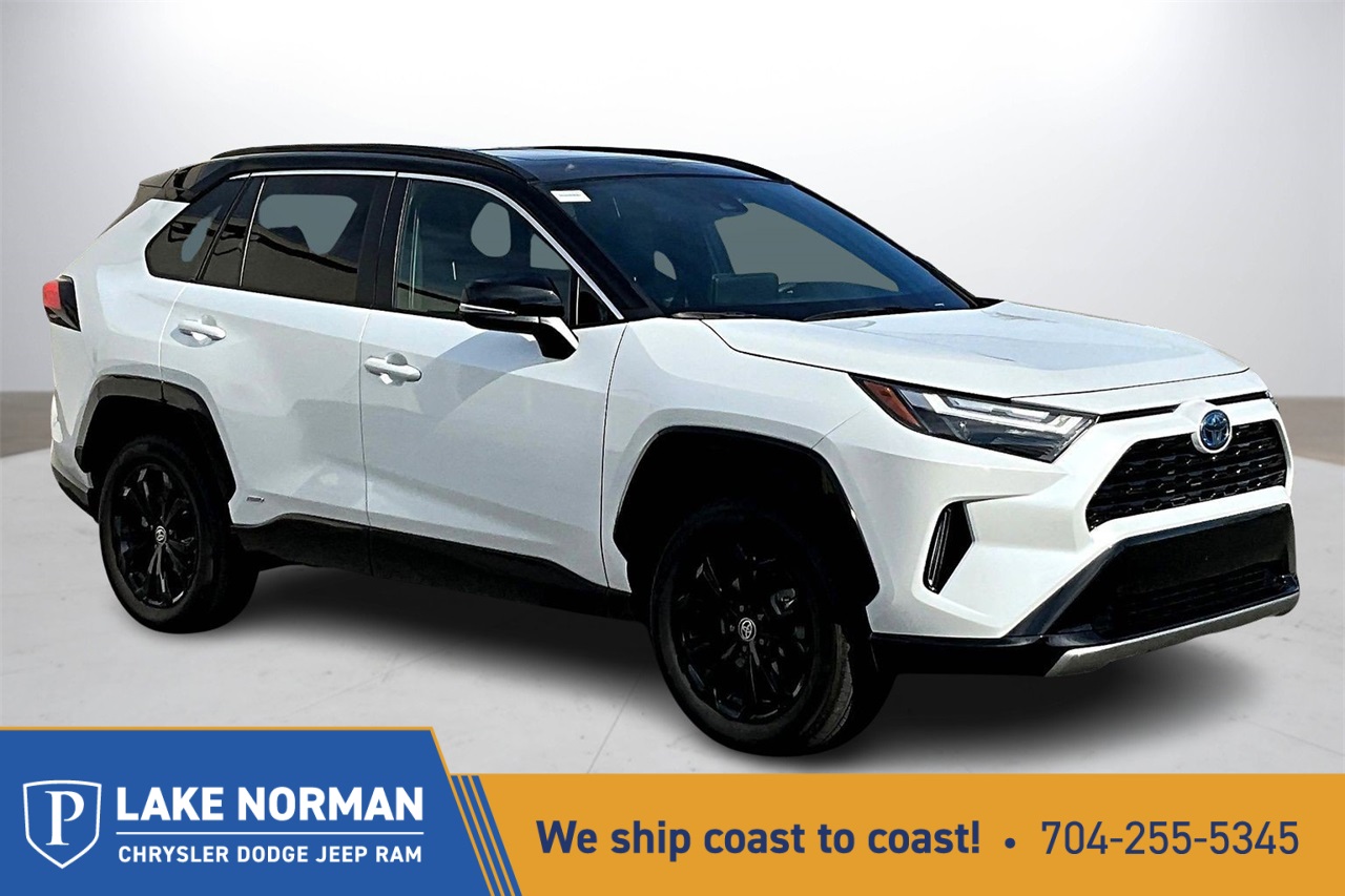 2024 Toyota RAV4 XSE's photo