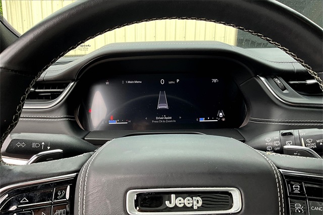 2022 Jeep Grand Cherokee Overland photo 13
