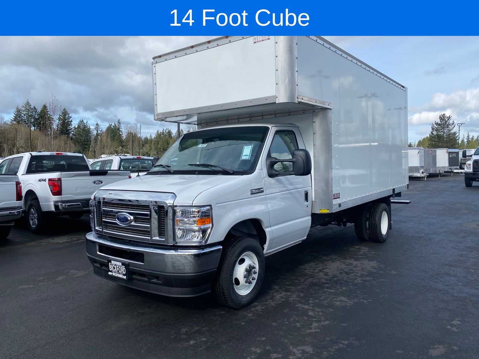 2025 Ford E-Series Cutaway Base's photo