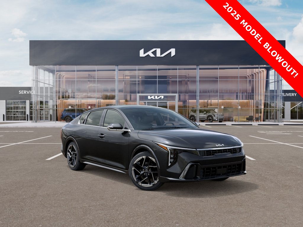 2025 Kia K4 GT-Line photo 6