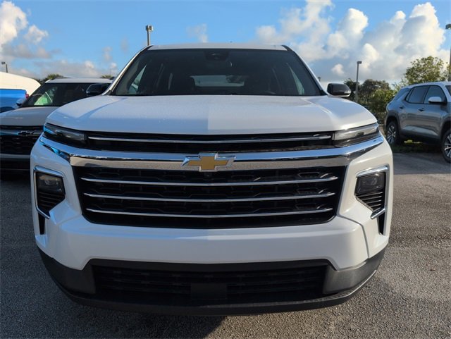 2025 Chevrolet Traverse photo 2