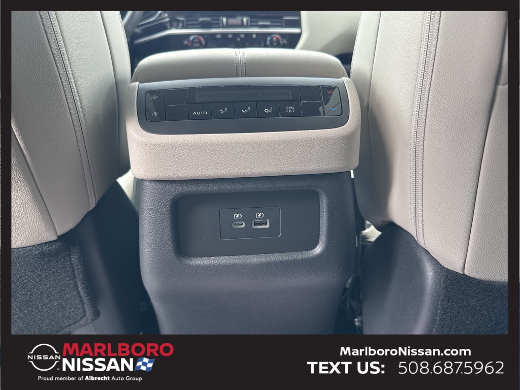 2025 Nissan Pathfinder SL photo 20