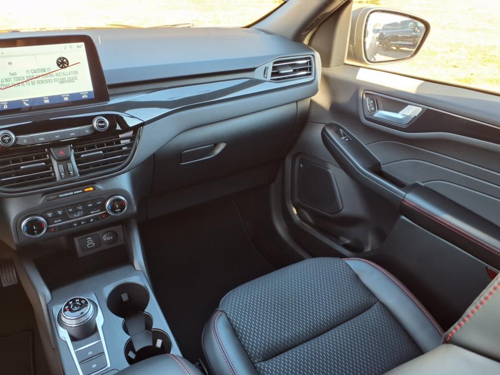 2025 Ford Escape ST-Line photo 11