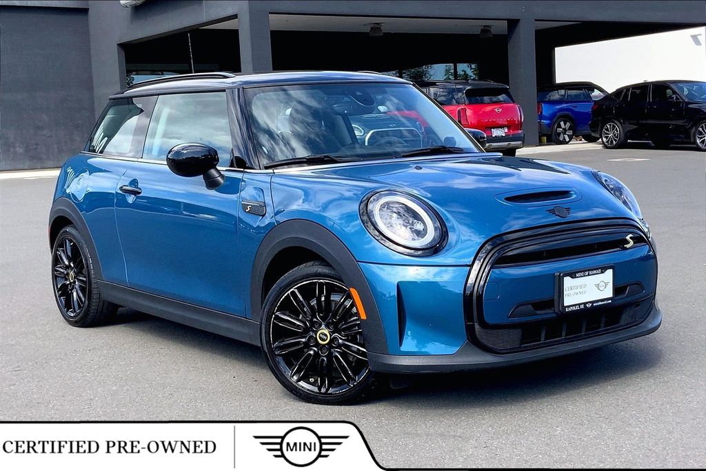2024 MINI Hardtop 2 Door SE's photo