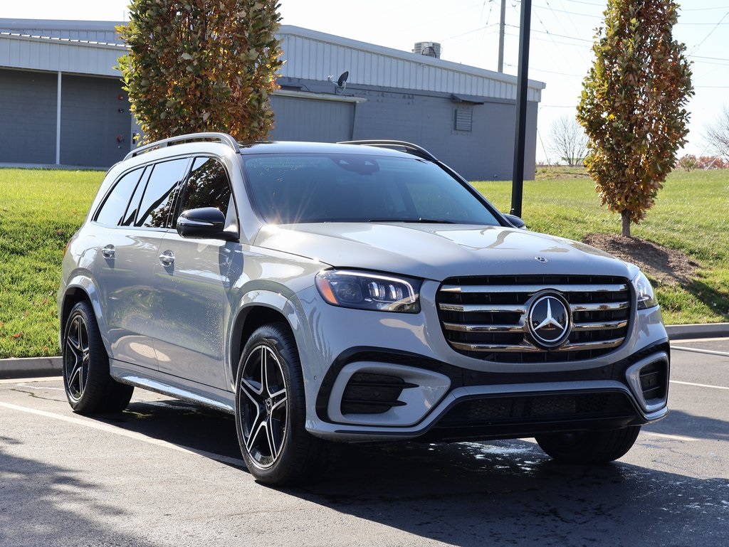 2025 Mercedes Benz GLS 450 4MATIC photo 3