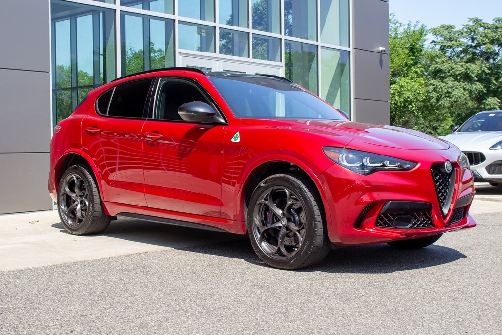 2024 Alfa Romeo Stelvio Quadrifoglio photo 3